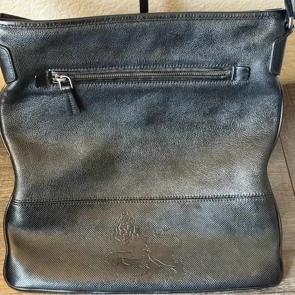 🔥MCM MENS MESSENGER BAG🔥GUARANTEED AUTHENTIC 🔥 - Picture 2 of 10